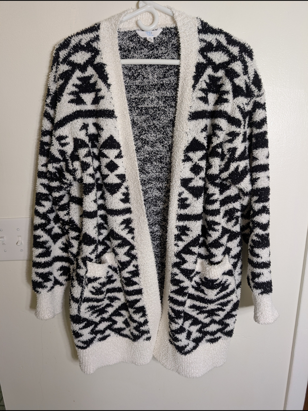Time and Tru Black and White Open-Front Patterned Cardigan - Picture 1 of 6